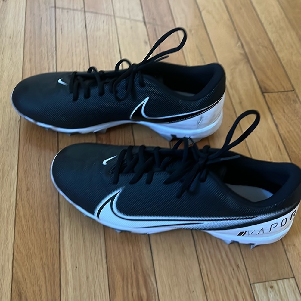 Barely worn Nike Vapor football cleats